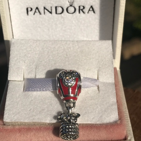 Pandora Disney LE Hot Air Balloon of True Love - Picture 2 of 8